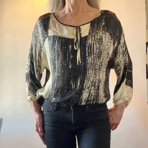 Babette silk modern Black and Cream top